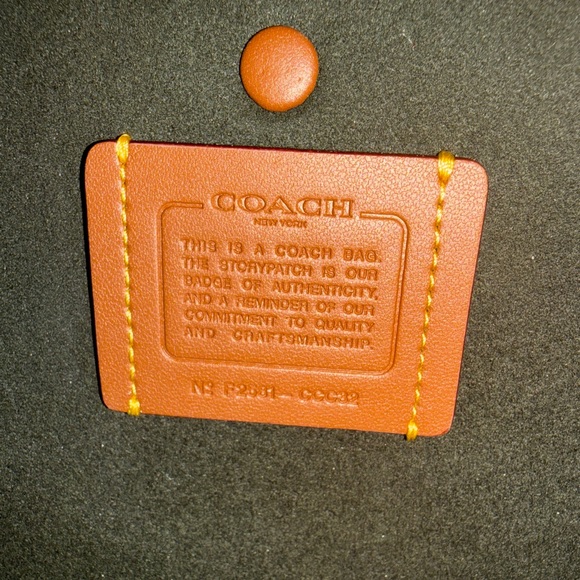 Coach Olive Suede Soft Empire 28 - Picture 8 of 11